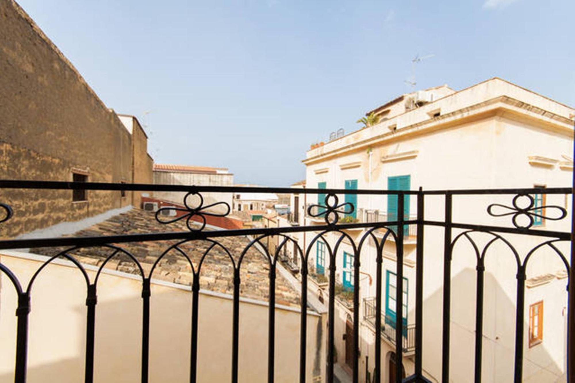 Emporium Acomodação com café da manhã Castellammare del Golfo Exterior foto