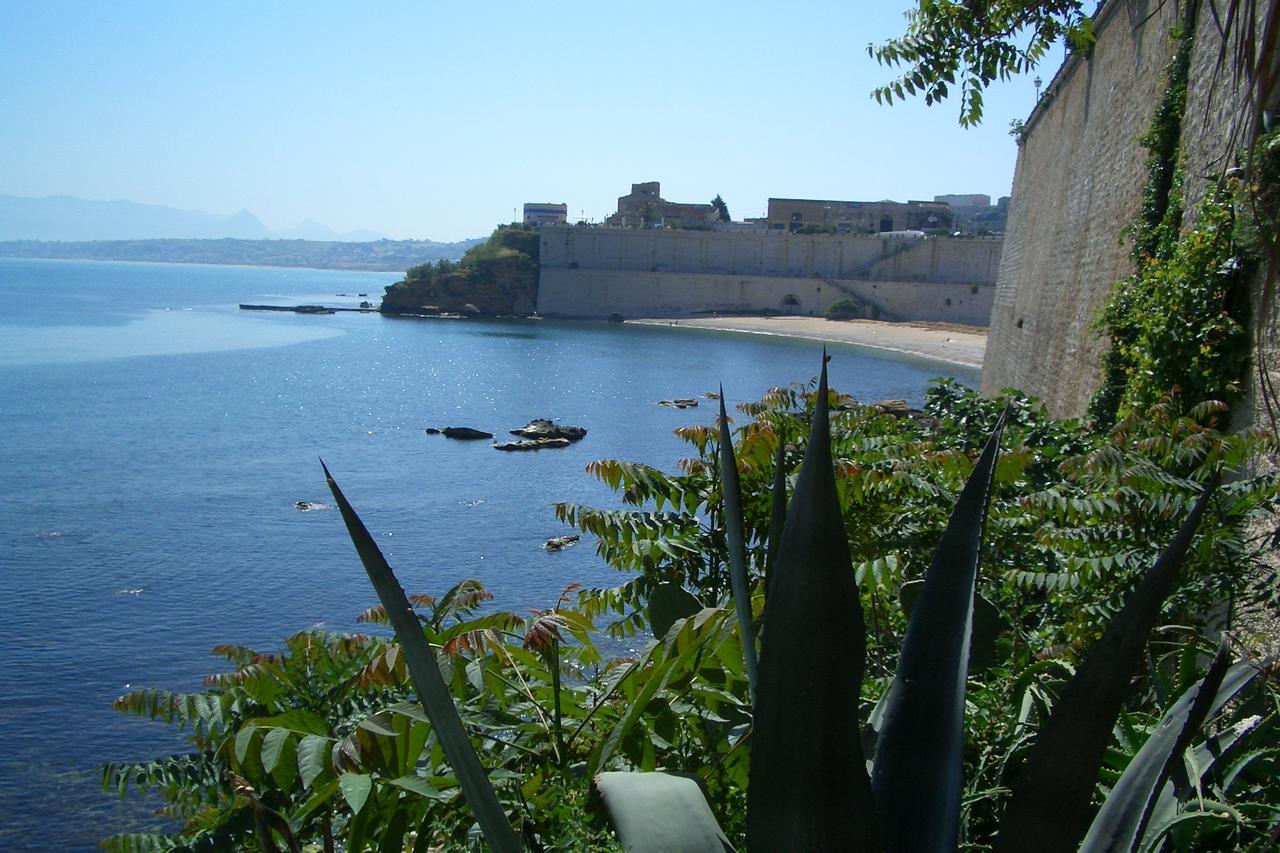 Emporium Acomodação com café da manhã Castellammare del Golfo Exterior foto
